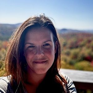 Meet your Posher, Josiane